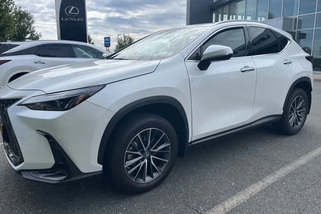 2023 Lexus NX 350 photo 1