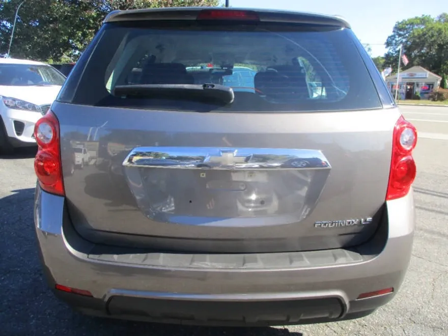 2010 Chevrolet Equinox LS photo 1