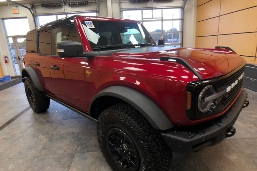 2025 Ford Bronco Badlands photo 1