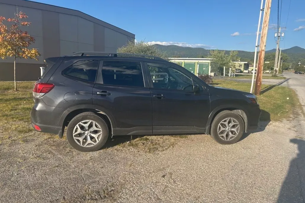 2019 Subaru Forester Premium photo 1