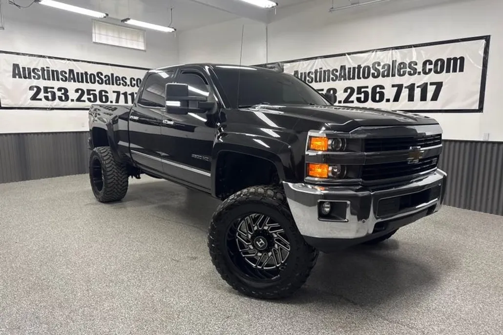 2015 Chevrolet Silverado 3500HD LTZ photo 1