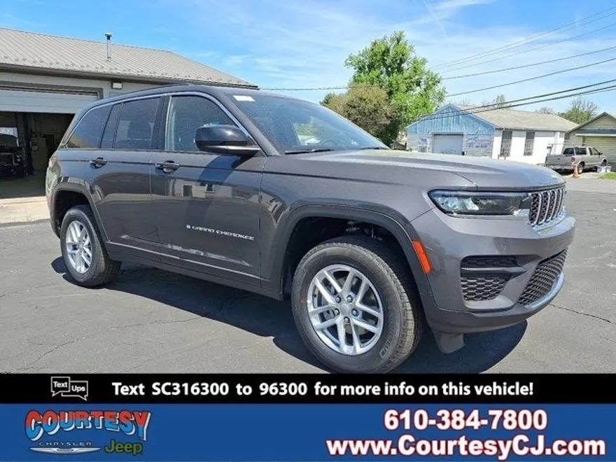 2025 Jeep Grand Cherokee Laredo X photo 1