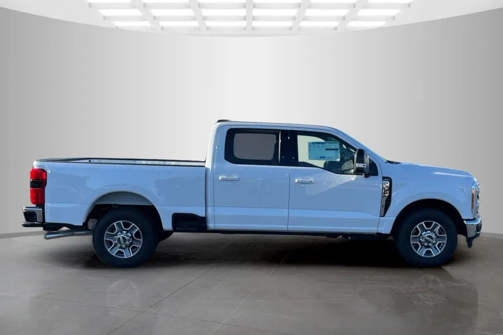 2026 Ford F-350 Lariat photo 1