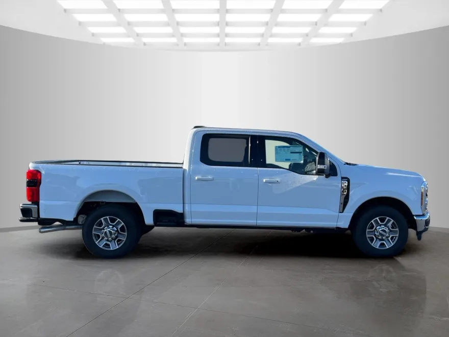 2026 Ford F-350 Lariat photo 1