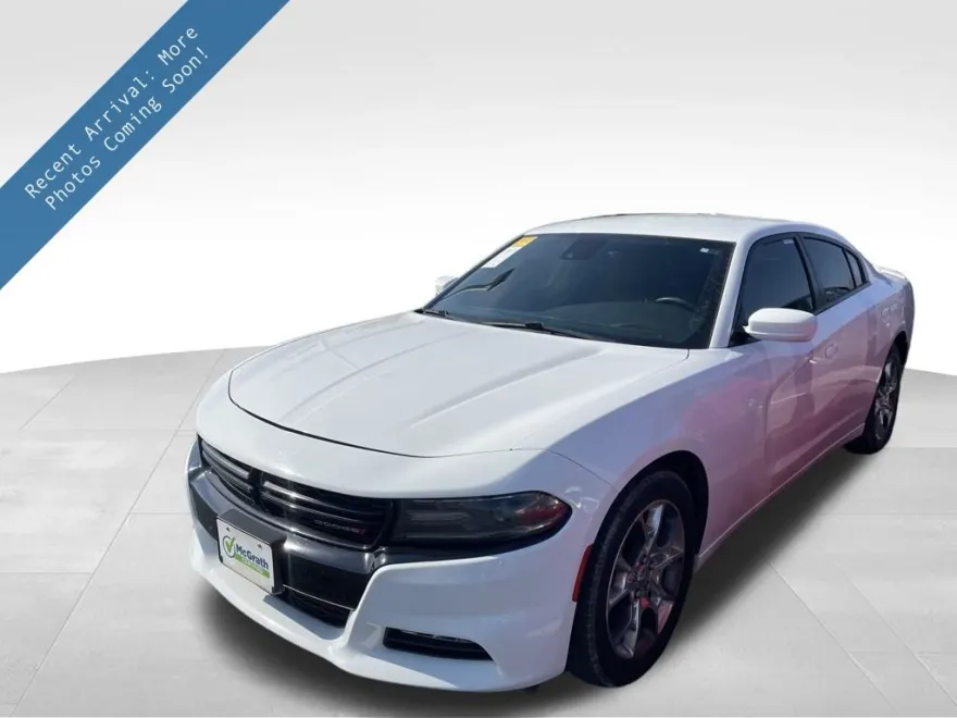 2016 Dodge Charger SXT photo 1