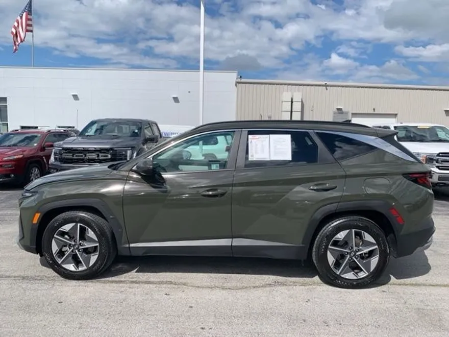 2025 Hyundai Tucson SEL photo 1