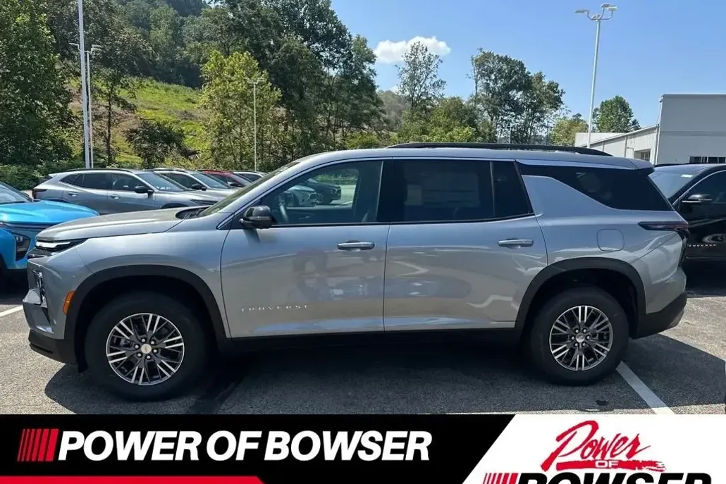 2026 Chevrolet Traverse 2LT photo 1