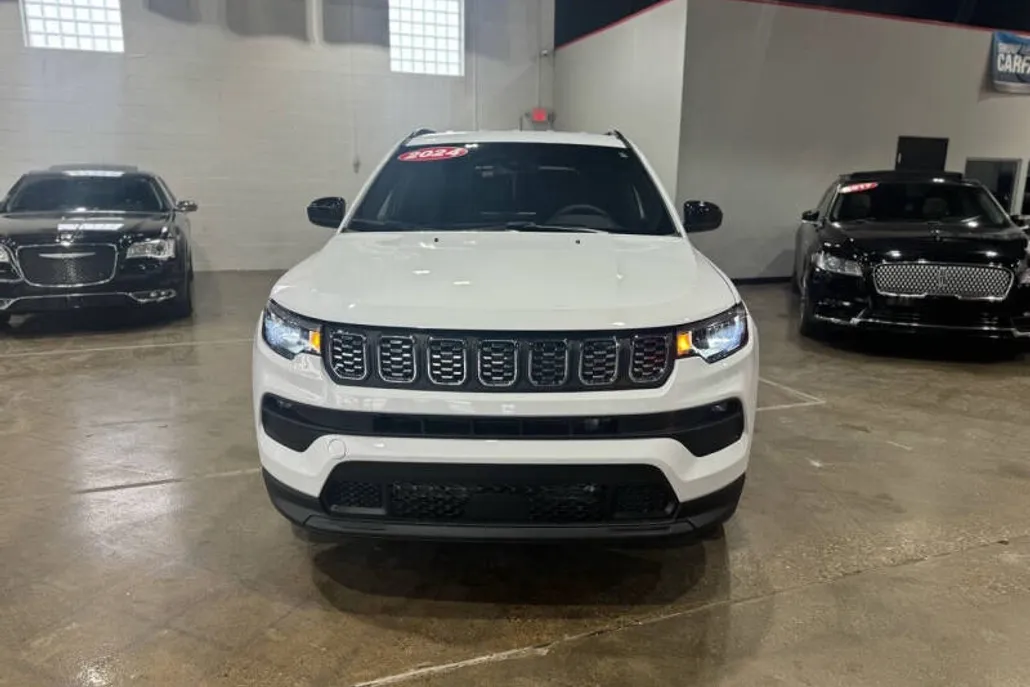 2024 Jeep Compass North Edition Latitude photo 1