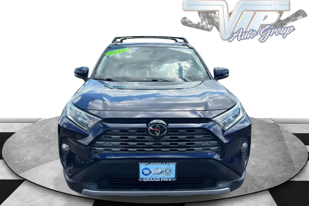 2019 Toyota RAV4 Limited photo 1