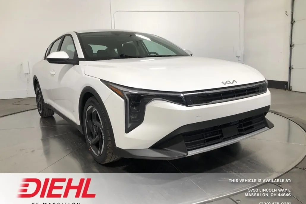 2025 Kia K4 EX photo 1