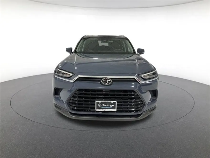 2024 Toyota Grand Highlander XLE photo 1