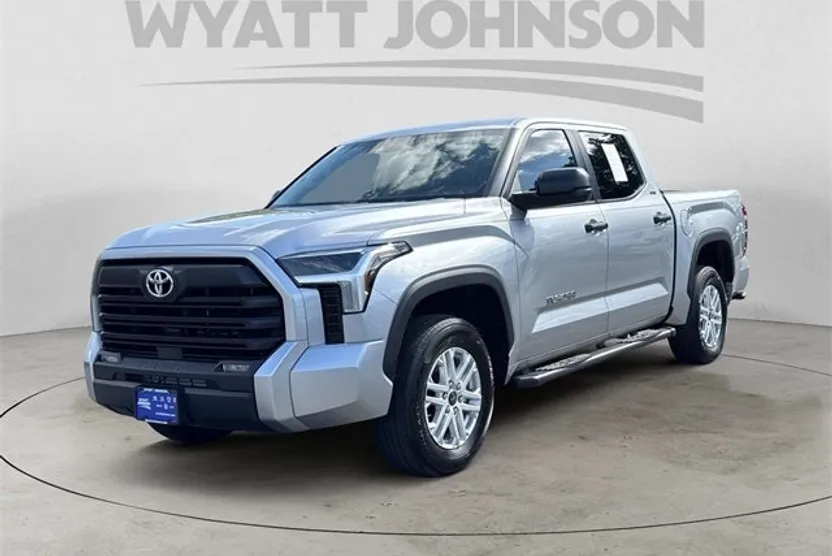 2024 Toyota Tundra SR5 photo 1