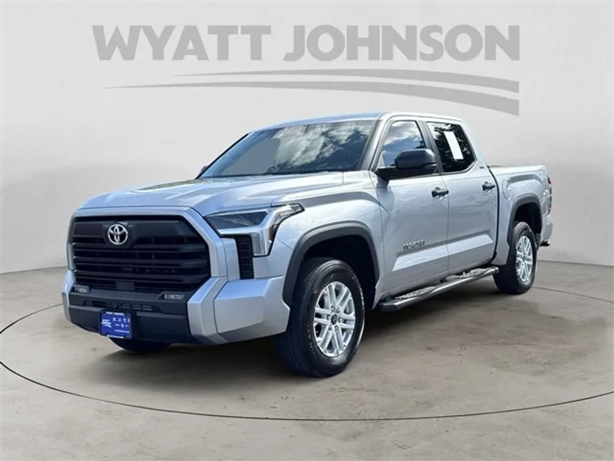 2024 Toyota Tundra SR5 photo 1