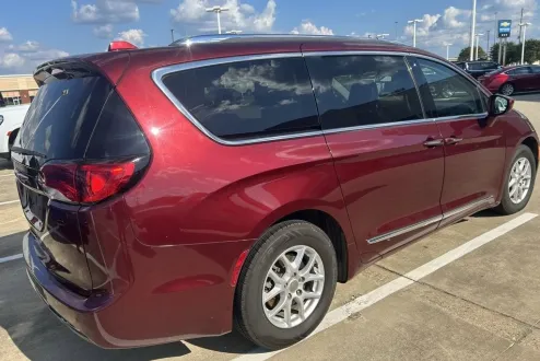 2020 Chrysler Pacifica Touring L photo 3