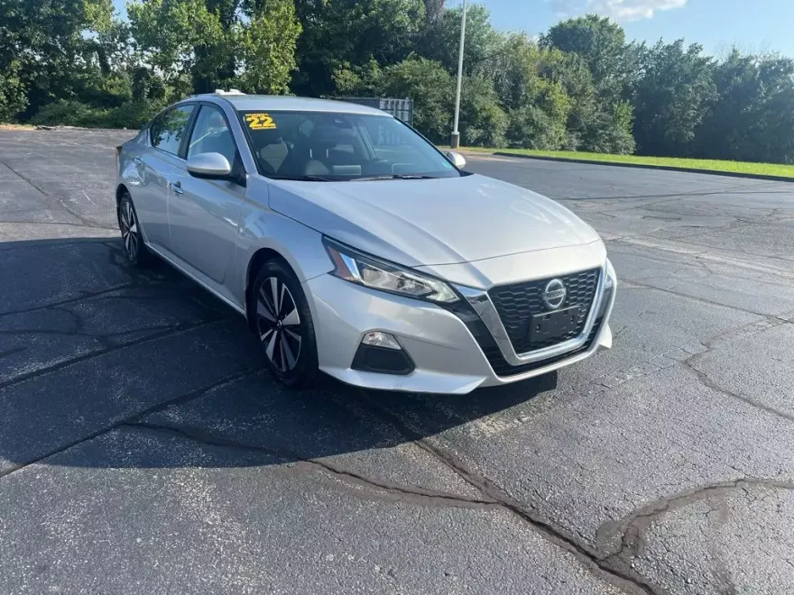 2022 Nissan Altima 2.5 SV photo 1