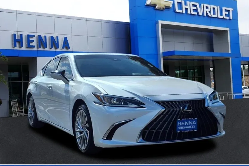 2023 Lexus ES 300h Luxury photo 1