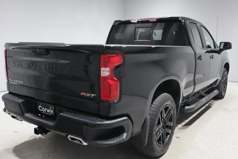 2023 Chevrolet Silverado 1500 RST photo 1