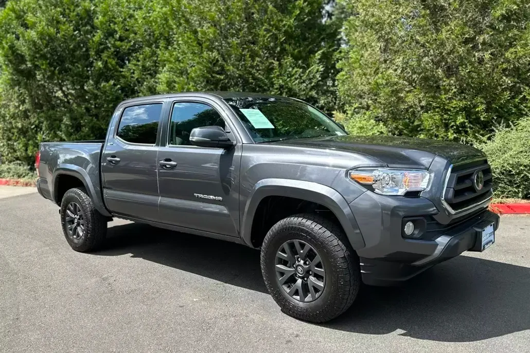 2023 Toyota Tacoma SR5 photo 1