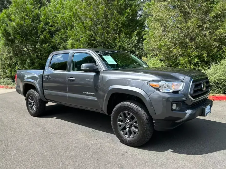 2023 Toyota Tacoma SR5 photo 1