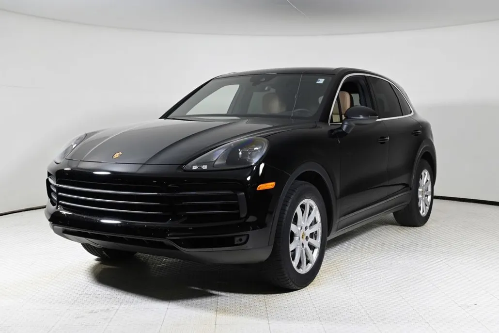 2023 Porsche Cayenne Platinum Edition photo 1