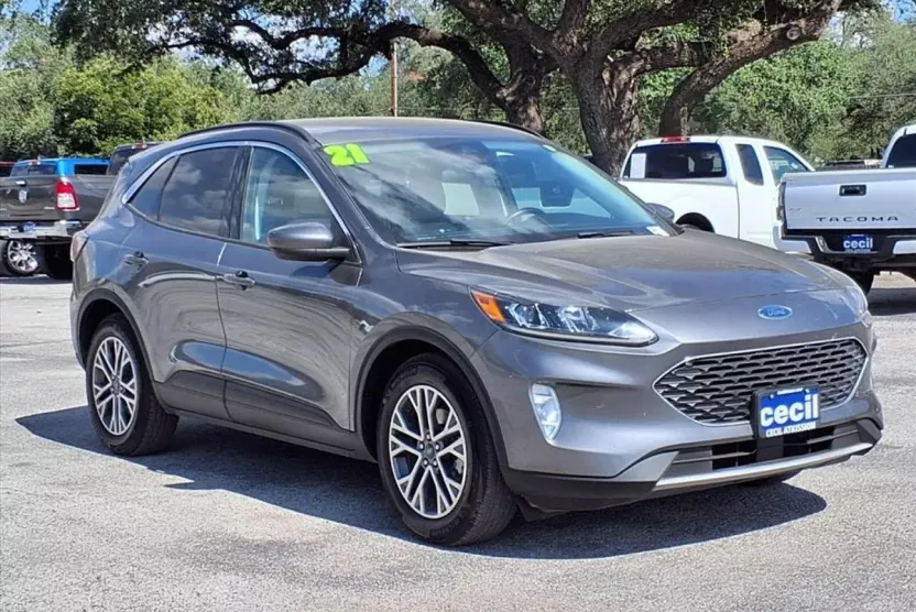 2021 Ford Escape SEL Hybrid photo 1