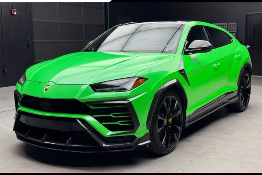 2019 Lamborghini Urus photo 1