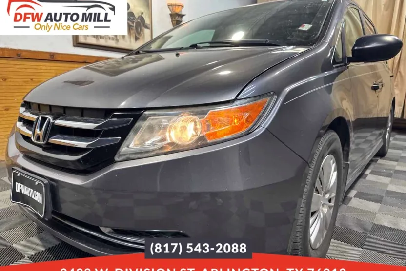 2016 Honda Odyssey LX photo 1