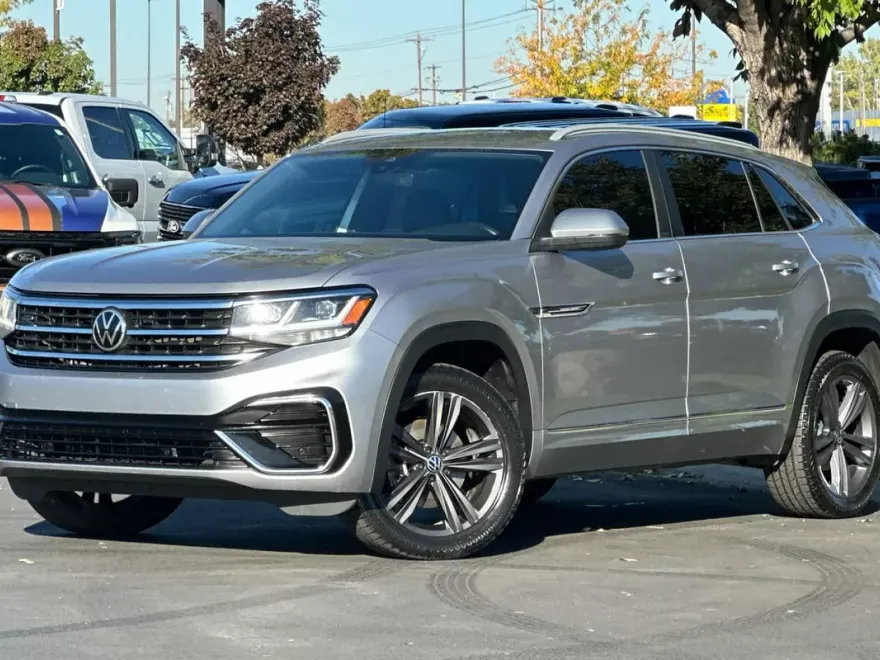 2022 Volkswagen Atlas Cross Sport SEL R-Line photo 1