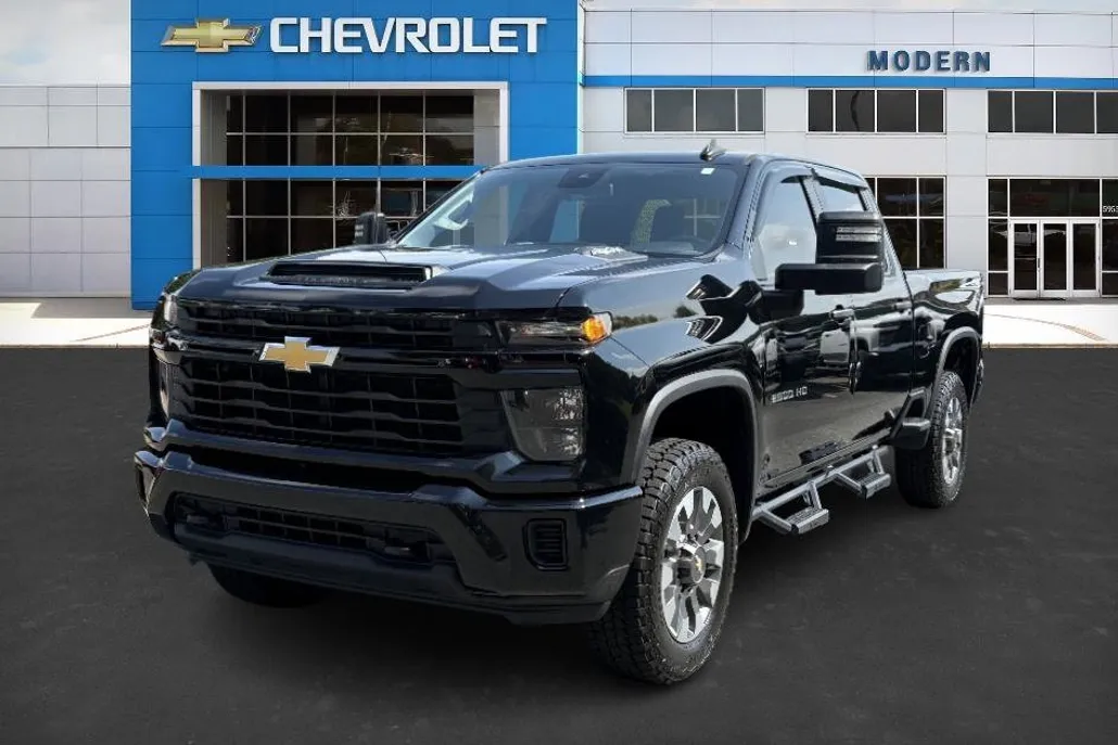 2024 Chevrolet Silverado 2500HD Custom photo 1