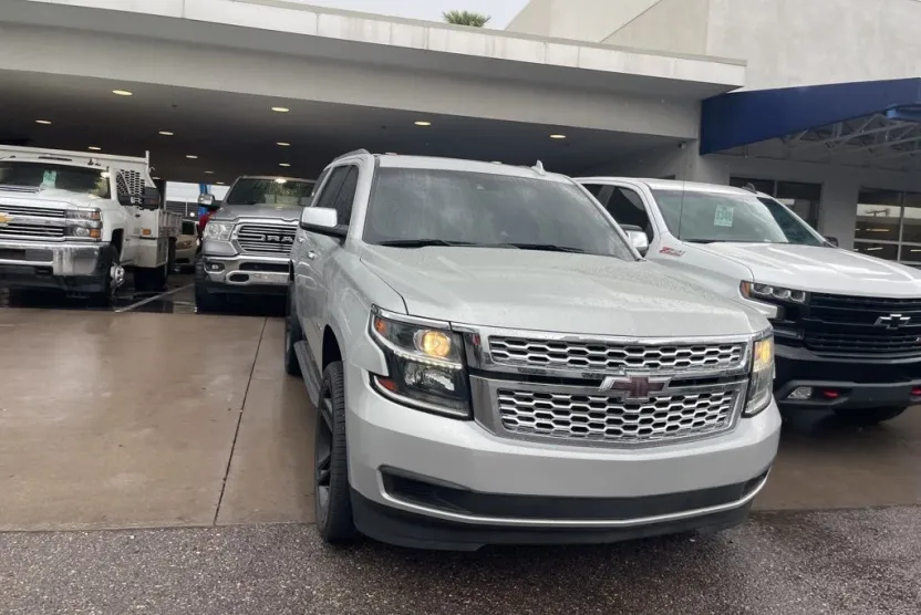 2016 Chevrolet Tahoe LT photo 1