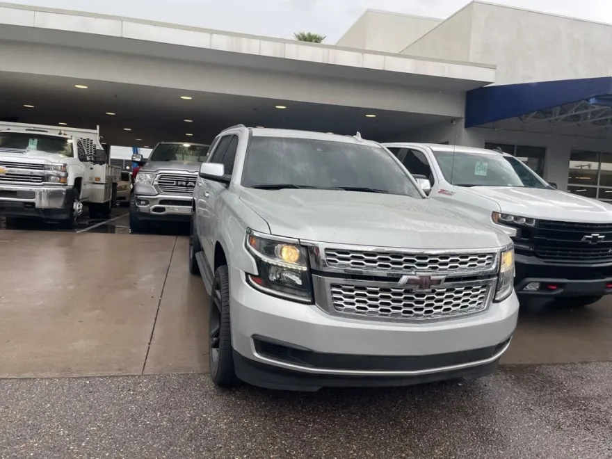 2016 Chevrolet Tahoe LT photo 1