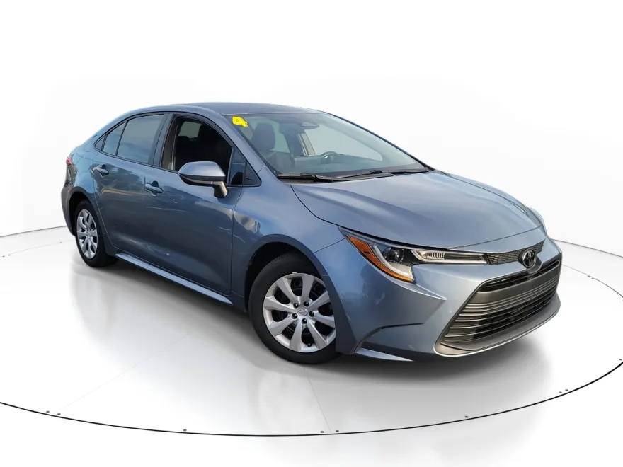 2024 Toyota Corolla LE photo 1