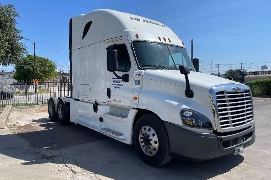 2020 Freightliner Cascadia 125" Sleeper Cab photo 1