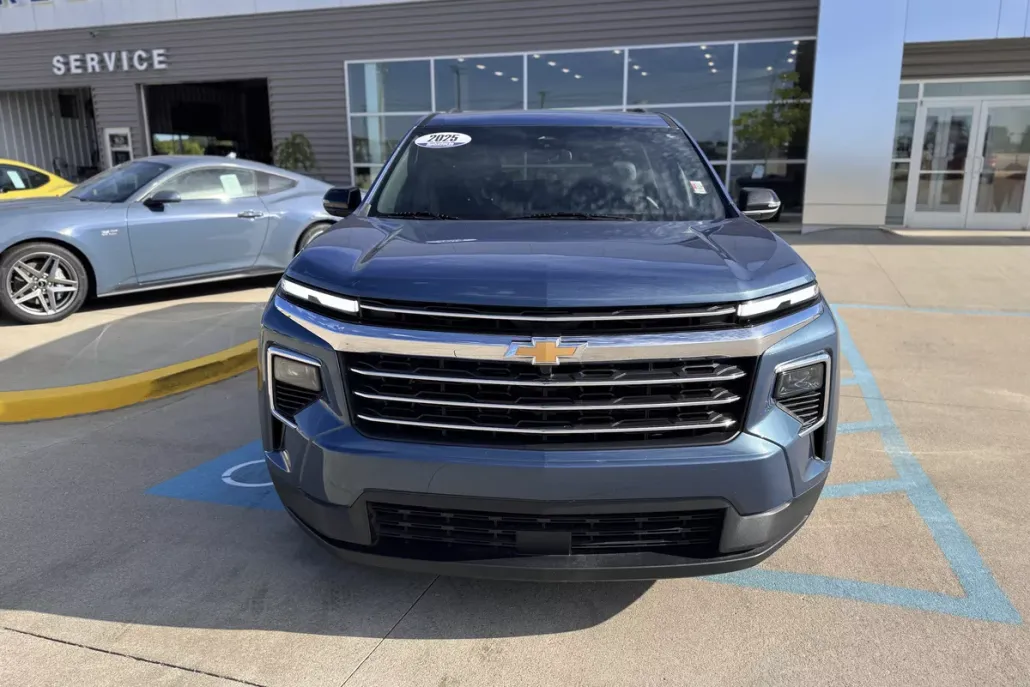 2025 Chevrolet Traverse photo 1