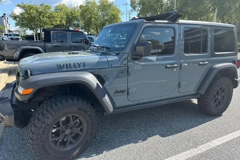 2024 Jeep Wrangler Willys photo 1