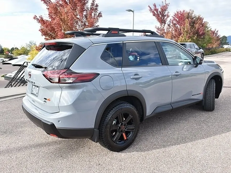 2026 Nissan Rogue SV photo 1