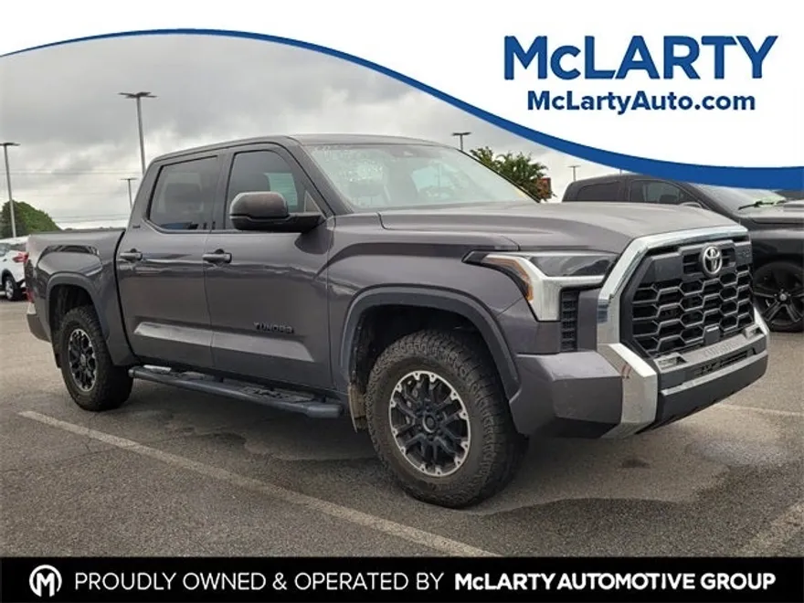 2022 Toyota Tundra SR5 photo 1