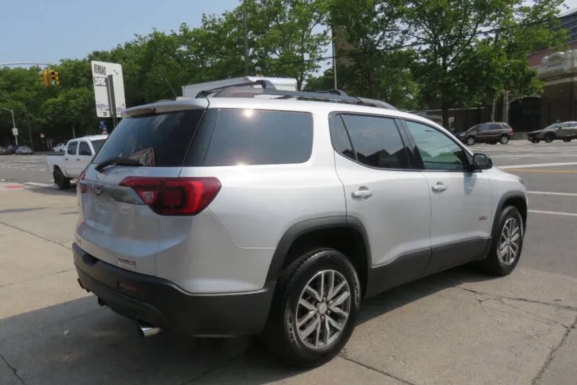 2017 Gmc Acadia All Terrain photo 1