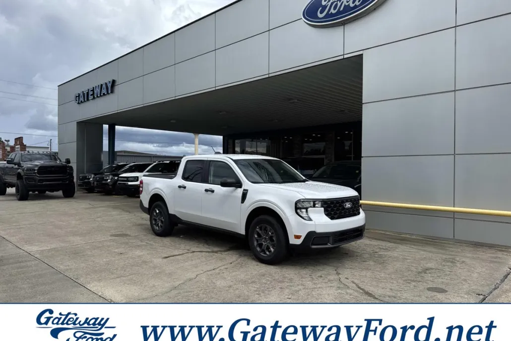 2025 Ford Maverick XLT photo 1