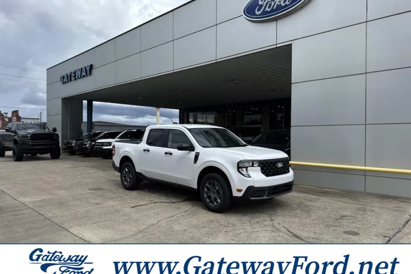 2025 Ford Maverick XLT photo 1