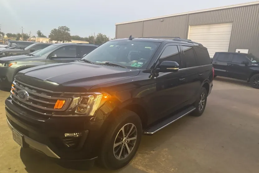 2019 Ford Expedition XLT photo 1