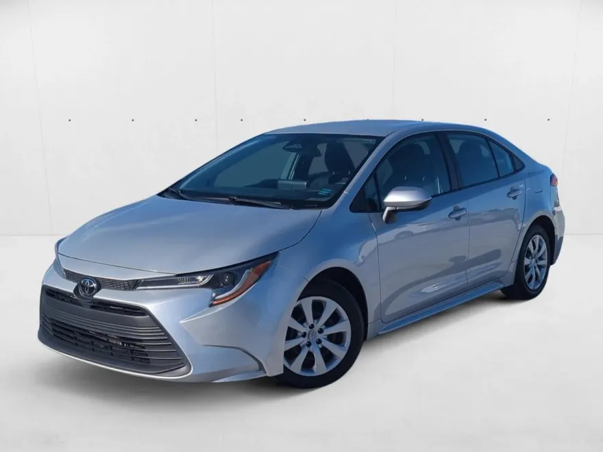 2023 Toyota Corolla LE photo 1