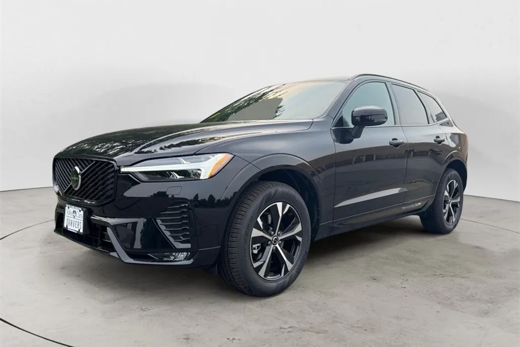 2026 Volvo XC60 B5 Core photo 1