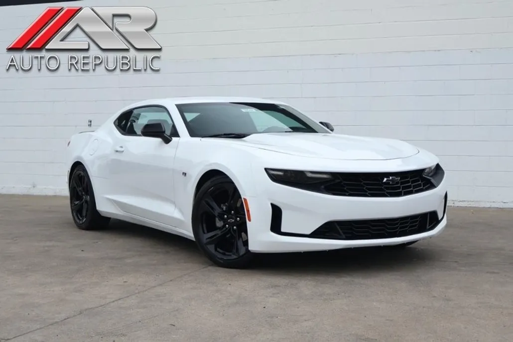2022 Chevrolet Camaro 1LT photo 1
