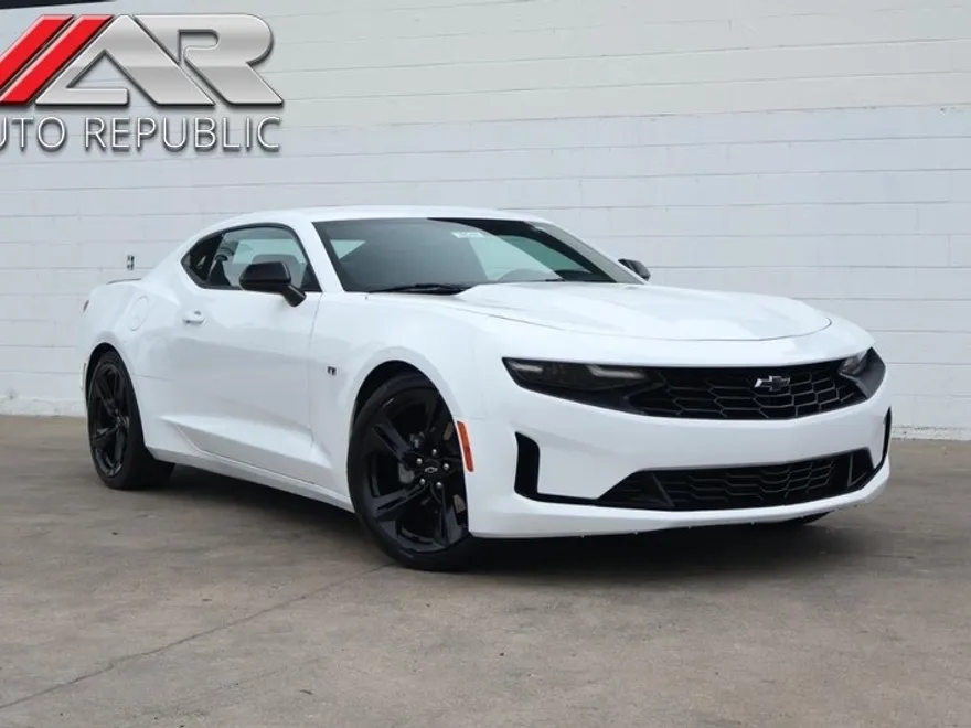 2022 Chevrolet Camaro 1LT photo 1
