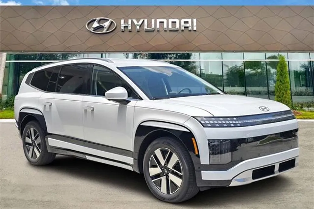 2026 Hyundai Ioniq SEL photo 1