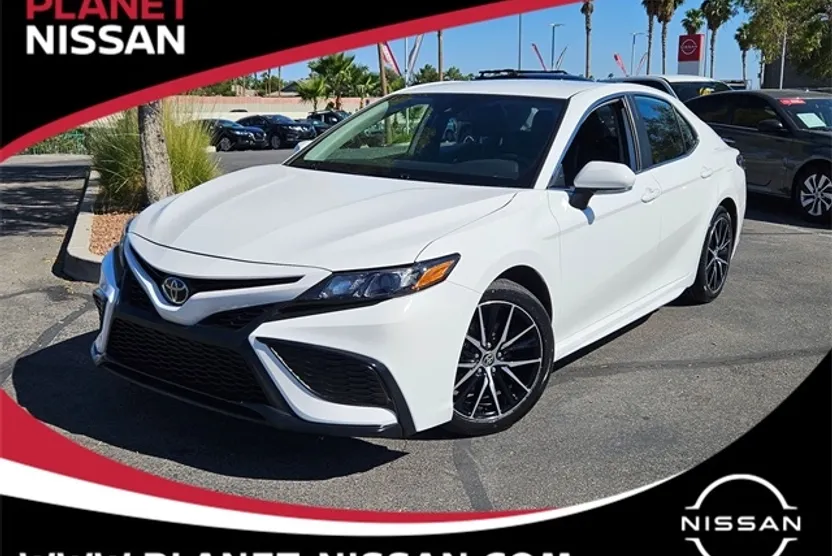 2024 Toyota Camry SE photo 1