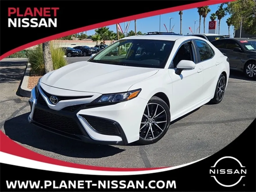 2024 Toyota Camry SE photo 1