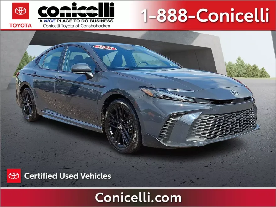 2025 Toyota Camry SE photo 1