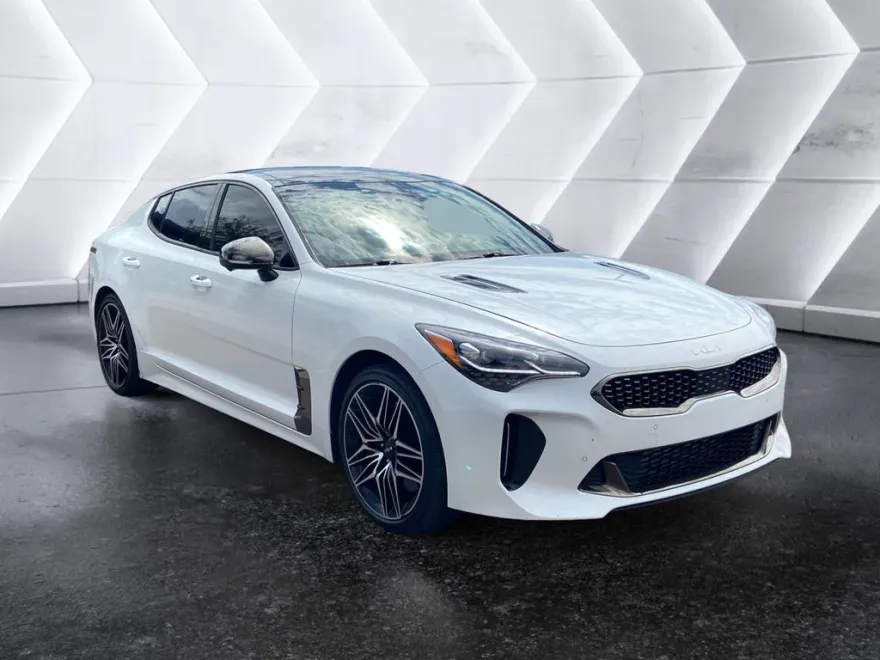 2023 Kia Stinger GT2 photo 1